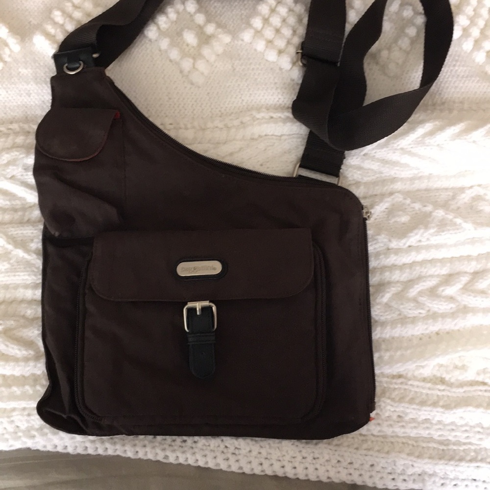 Baggallini cross body bag